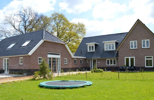 Eibergen House | Spacious holiday home in Eibergen with a terrace