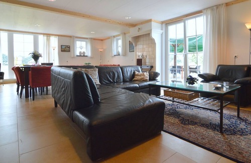 Eibergen House | Spacious holiday home in Eibergen with a terrace