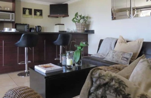 La Lucia House | 🏡 Spacious Holiday Home with Sea Views, Private Studio & Full-Time Staff