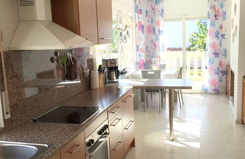 Tordera House | Spacious Holiday Villa in Tordera , 12 people with gr. Pool, only 10 minutes to the beach