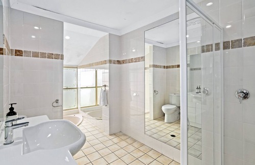 Forresters Beach House | Spacious Home with Ocean Views, Close to Beach