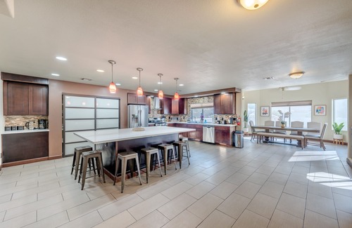 Green Valley North House | Spacious Home free early check-in if available!