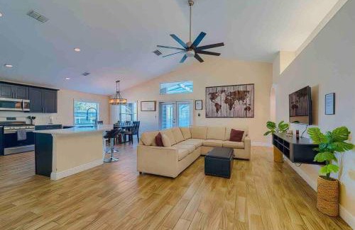 Minneola House | Spacious Home - Heated LED Pool & Ping Pong