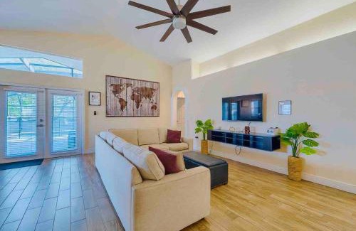 Minneola House | Spacious Home - Heated LED Pool & Ping Pong