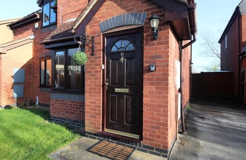 Chester House | Spacious Home in Chester, Large Conservatory