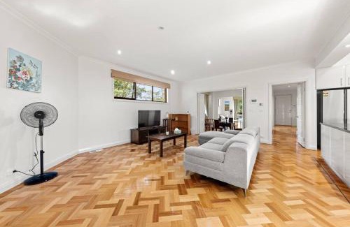 Glen Waverley House | Spacious home in heart of GLEN