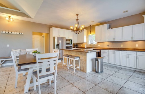 Mountain Home House | Spacious Home Near Norfork Lake w/Wraparound Deck