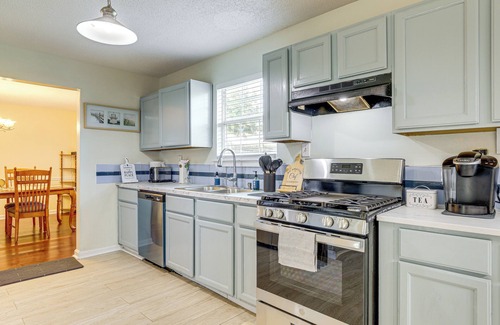 Decatur House | Spacious Home w/Patio: 8 Mi to Dtwn Decatur