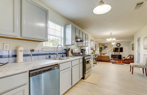Decatur House | Spacious Home w/Patio: 8 Mi to Dtwn Decatur