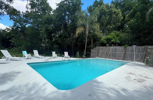 Southside House | Spacious home w/pool super close to Everbank Stadium