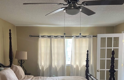 Southside House | Spacious home w/pool super close to Everbank Stadium