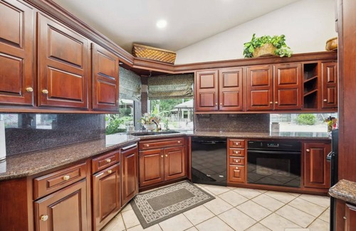 Decker Place House | Spacious Home w/Pool, Hottub & Guest House