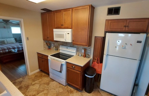 Vermilion House | Spacious home with lake breezes and a community lake view!