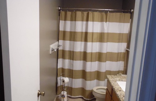 Northwest Crossing House | Spacious House Close to Six Flags, Seaworld, LAFB for Families, Church Group.