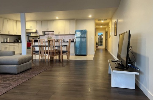 El Cerrito House | Spacious House in El Cerrito with bay view