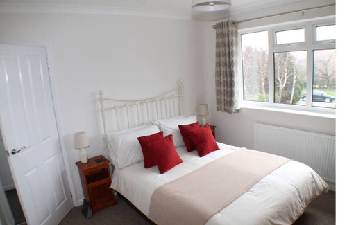 Chesterfield House | Spacious House on the edge of the Peak District National Park