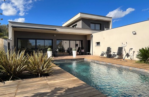 Deyme Villa | Spacious house with swimming pool near Canal du Midi
