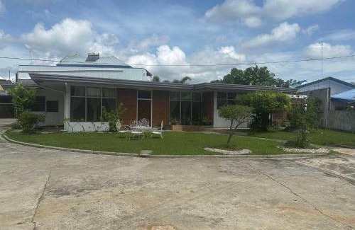 Davao House | Spacious House with wide Parking Area and Lawn at Damosa Lanang
