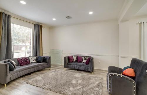 Barker House | Spacious Houston Home with Patio, Grill and Fireplace!
