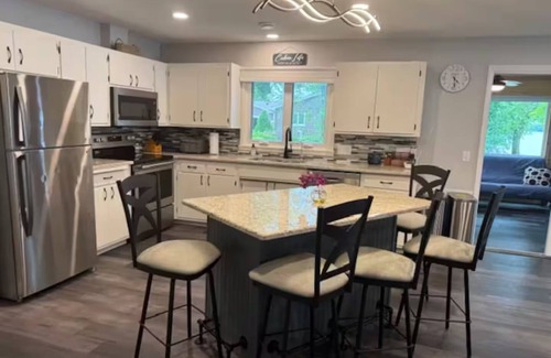 Faribault Cabin | Spacious Lake Retreat on Roberds Lake- 4BR, Game Rm, & lake activities.