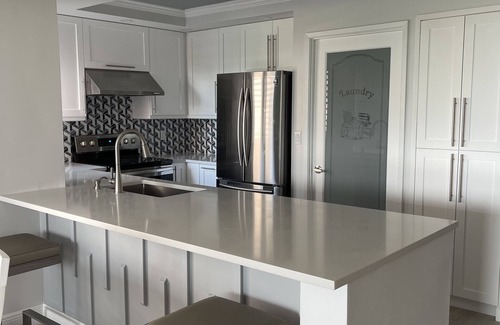 Jupiter Bay Condo | Spacious Lakeside Duplex in Beautiful Jupiter Bay Resort Minutes from Beach!