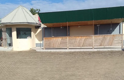 Kisutu Cabin | Spacious lodge with 6 bedrooms and WiFi, AC in phenomenal Dar es Salaam