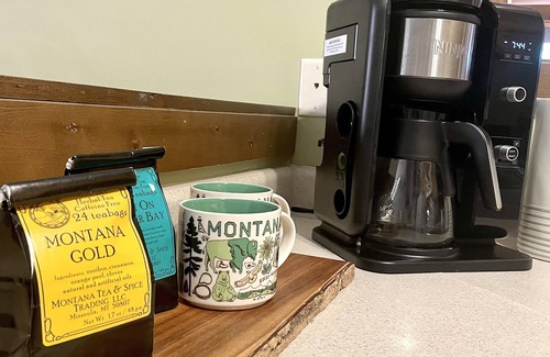 Valley West Apartment | Spacious Loft Apartment with Parking and Laundry