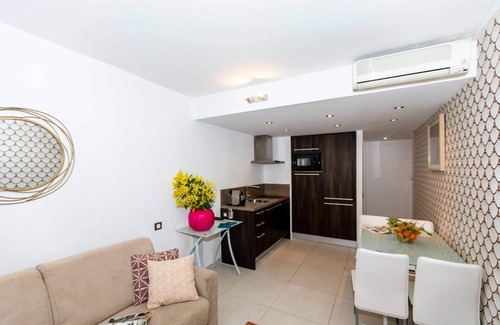 Juan-les-Pins Apartment | Spacious Lovely Riviera 6E