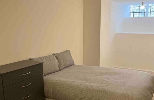 South Norwood Apartment | Spacious Luxury 2 bedroom Apartment, Station 1min