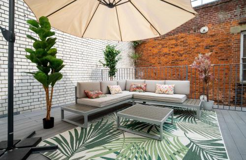 The King's Mile Apartment | Spacious Luxury City Apartment with Terrace & High Ceiling