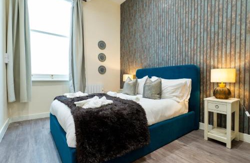 The King's Mile Apartment | Spacious Luxury City Apartment with Terrace & High Ceiling