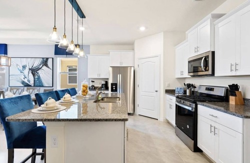 Kissimmee House | Spacious luxury home close drive from Disney world