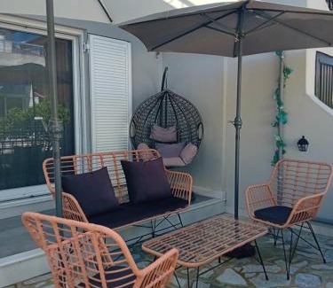 Mytikas House | Spacious maisonette 200m from the sea private