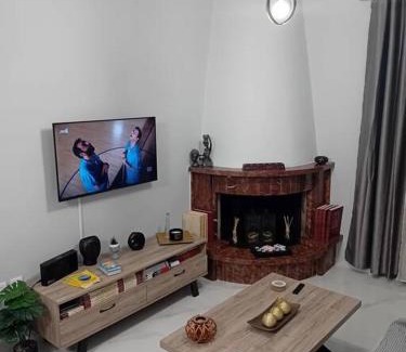 Mytikas House | Spacious maisonette 200m from the sea private