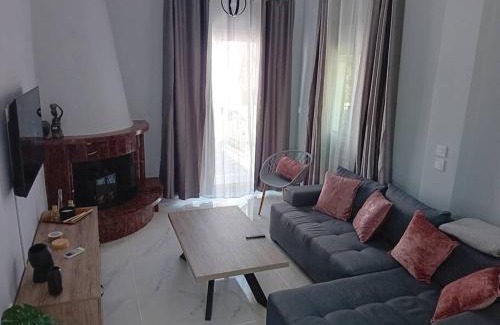 Mytikas House | Spacious maisonette 200m from the sea private