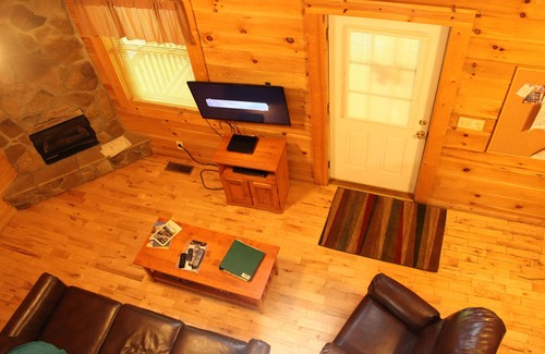 Hico Cabin | Spacious Marathon Cabin located in New River Area