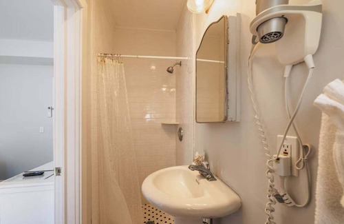 Sun City House | Spacious Menifee Home, 30mins to Disneyland!