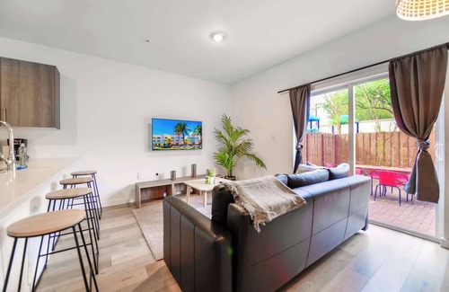 Golden Glades House | Spacious Miami Townhouse W Free Parking
