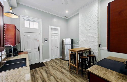 Tulane - Gravier House | Spacious Mid-City Victorian 1 – Near Streetcar & FQ!