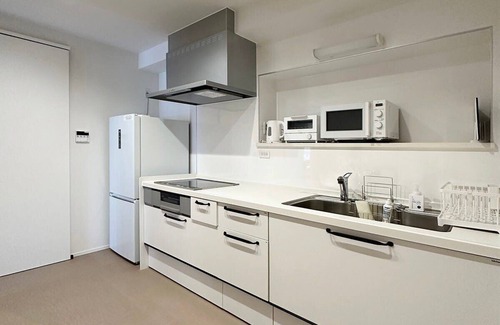 Hatsukaichi House | Spacious Miyajimaguchi House Near Shrine