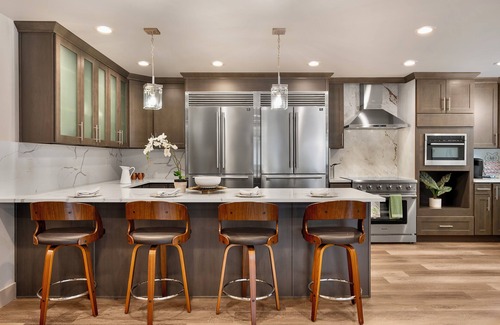 Olympic Hills House | Spacious & Modern 6-Bed Family Retreat Near Golf Course