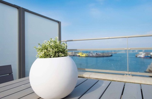 Vissershaven Apartment | Spacious modern apartment in Scheveningen