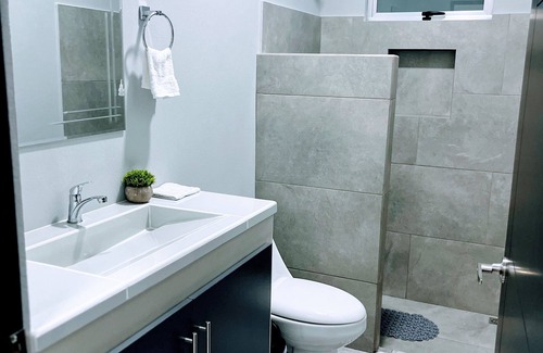 Poas Volcano National Park Apartment | Spacious, Modern apartment near the Airport