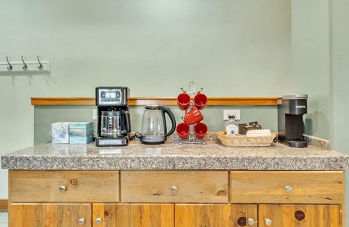 Dillon House | Spacious Mountain House, with 2 Car Heated Garage