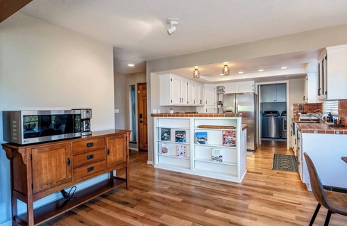 Oakhurst House | Spacious Mountain View Home - Pool, Spa, Game Room & Stunning Views [Sleeps 13]