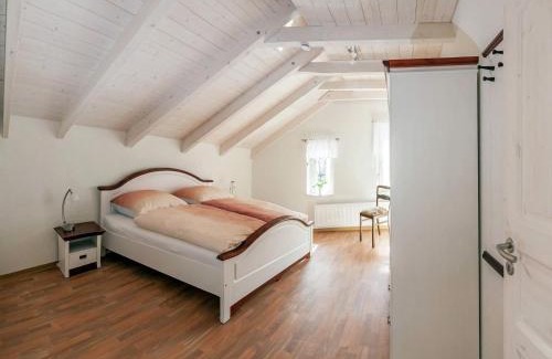 Thale House | Spacious Multi-Level Stay, cleaning included