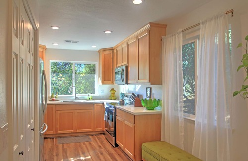 Groveland House | Spacious, newly rebuilt, split-level home with three decks near Yosemite