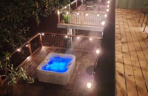 Groveland House | Spacious, newly rebuilt, split-level home with three decks near Yosemite