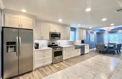 Fillmore House | Spacious NOLA Home with Movie Theater 10 Minutes to FQ
