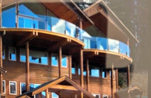 Okanagan-Similkameen Ski Chalet | SPACIOUS ONE BEDROOM UNIT AT APEX MOUNTAIN WITH AWESOME VIEW.PET FRIENDLY.